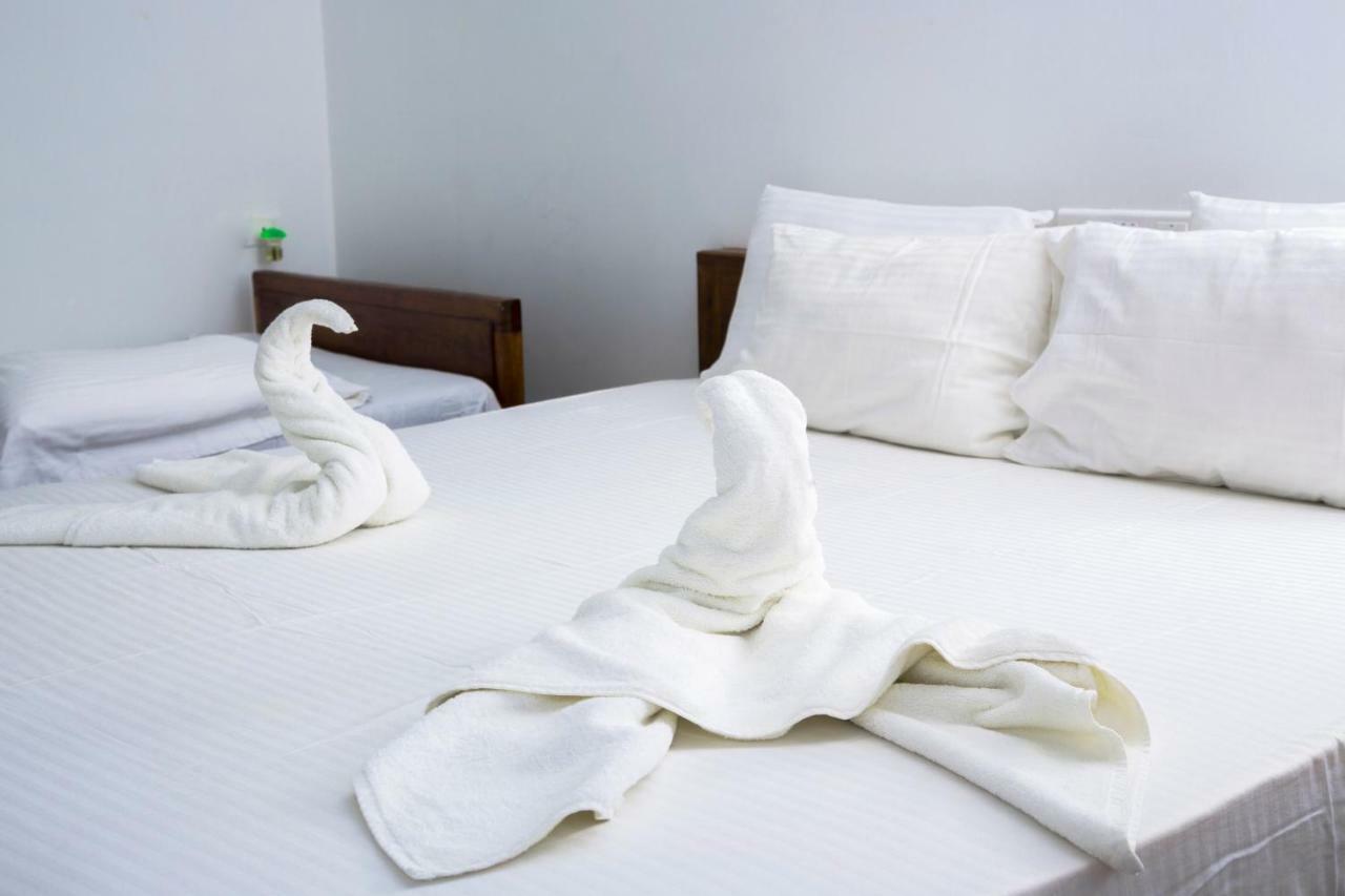 Wave Beach Resort Unawatuna Bagian luar foto