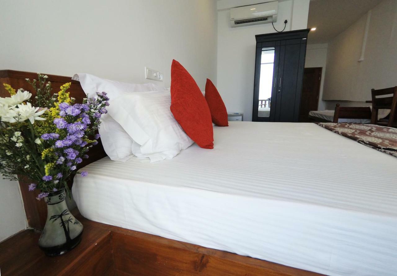 Wave Beach Resort Unawatuna Bagian luar foto